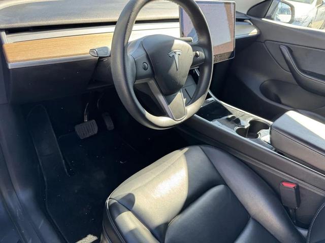 Photo of 2020 Grey Tesla Model Y