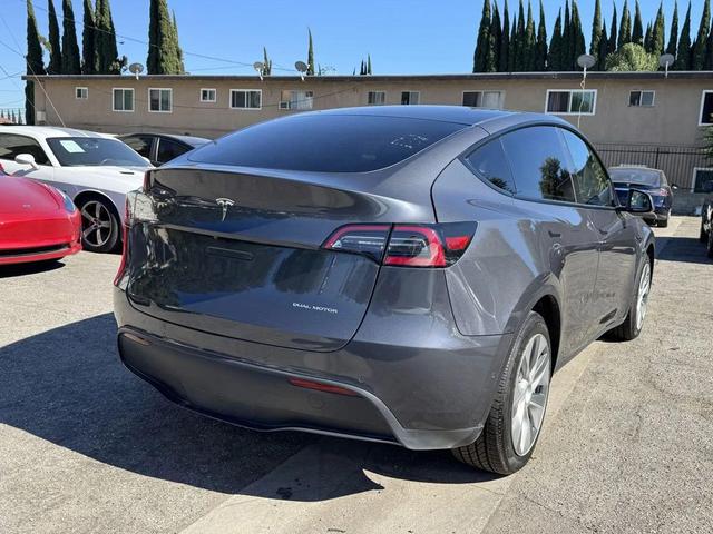 Photo of 2020 Grey Tesla Model Y