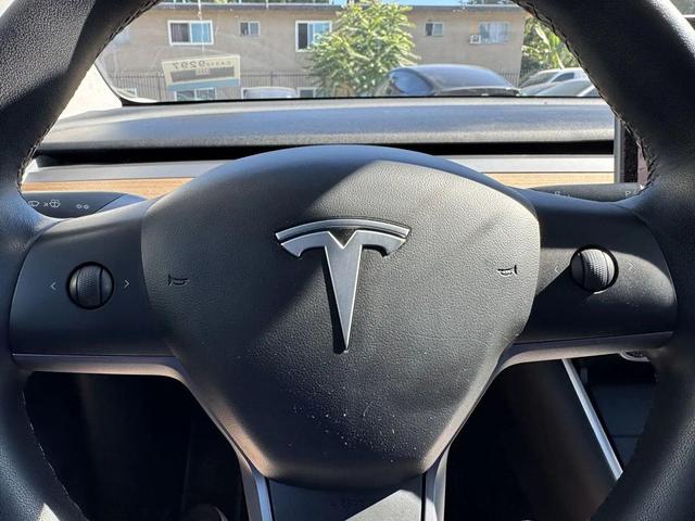 Photo of 2020 Grey Tesla Model Y