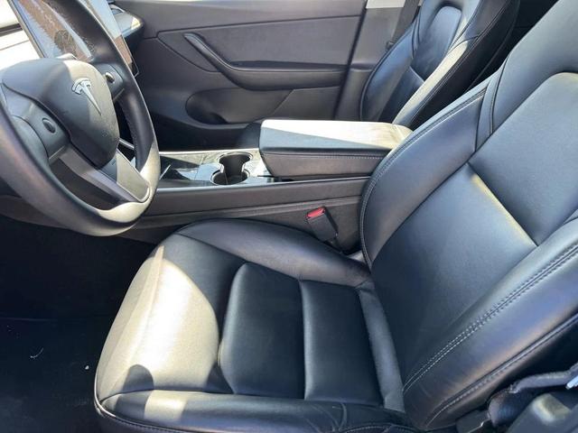 Photo of 2020 Grey Tesla Model Y