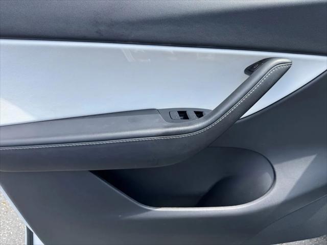 Photo of 2021 Pearl White Multi-Coat Tesla Model Y