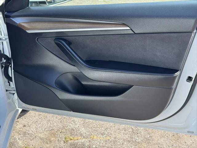 Photo of 2022 Pearl White Multi-Coat Tesla Model 3