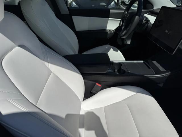 Photo of 2021 Pearl White Multi-Coat Tesla Model Y