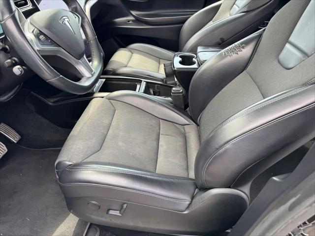 Photo of 2017 Black Tesla Model X