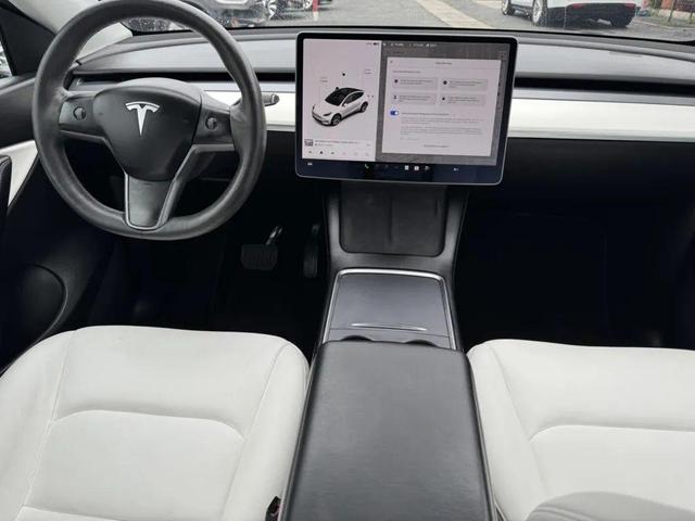 Photo of 2022 Pearl White Multi-Coat Tesla Model Y