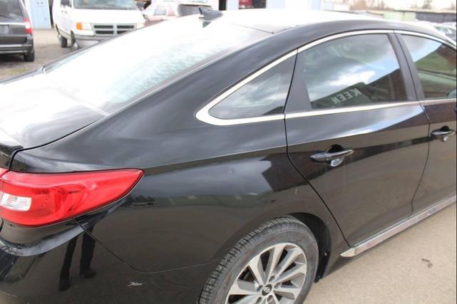 Photo of 2015 Phantom Black Hyundai SONATA