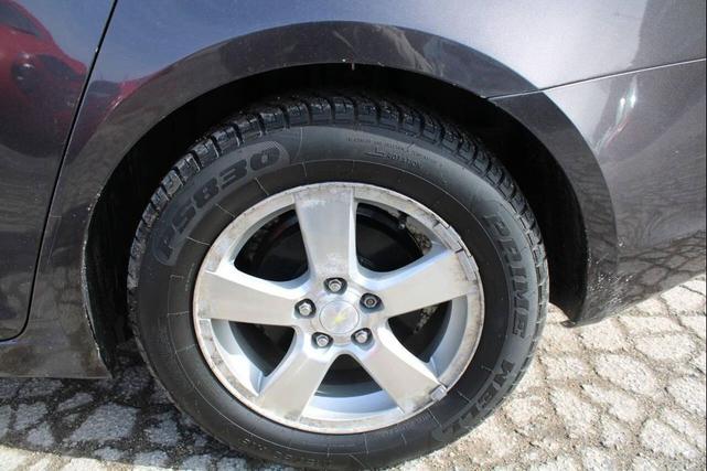 Photo of 2014 Tungsten Metallic Chevrolet Cruze