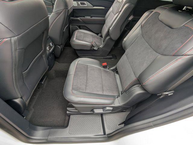Photo of 2025 Star White Ford Explorer