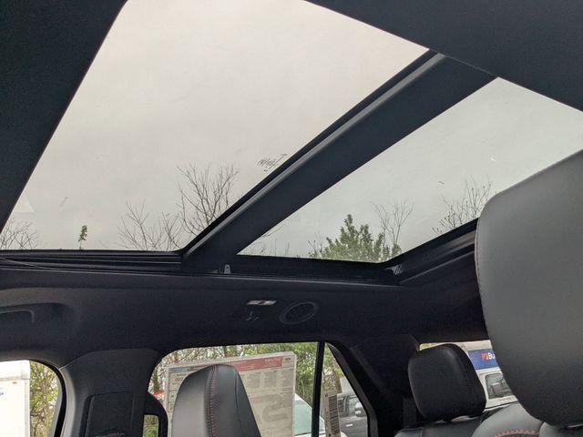 Photo of 2025 Star White Ford Explorer