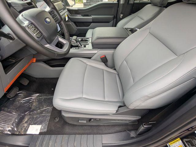 Photo of 2025 Blue Metallic Ford F-150 Lightning