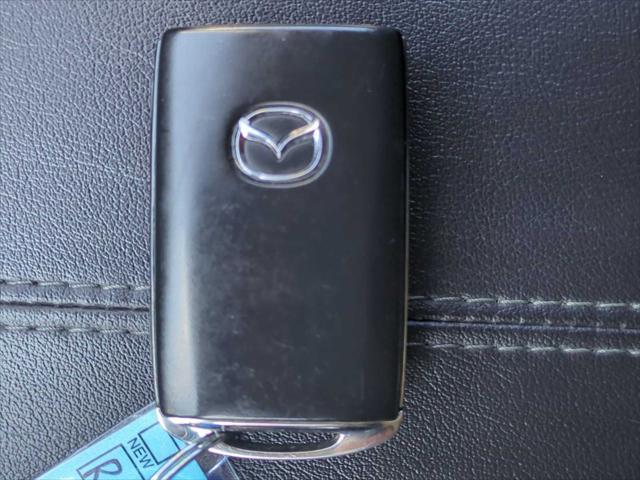 Photo of 2024 White Mazda CX-30