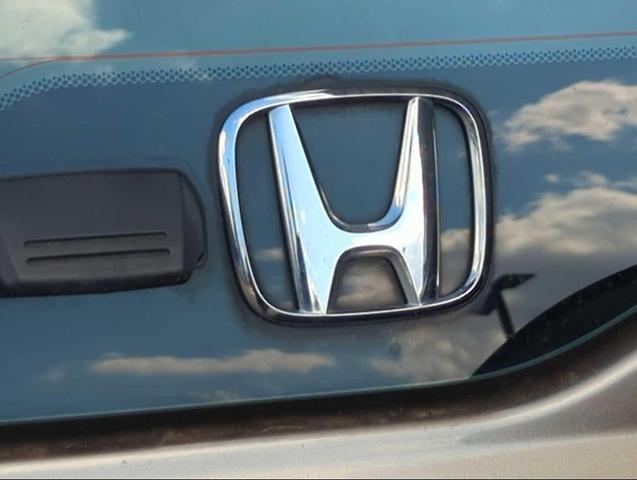 Photo of 2005 Beige Honda CR-V