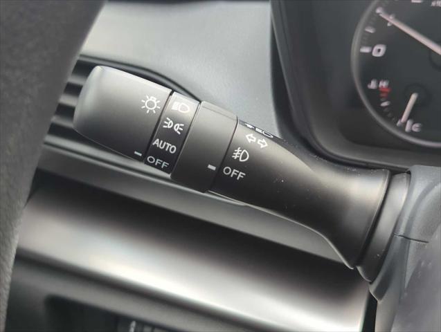 Photo of 2025 White Subaru Impreza
