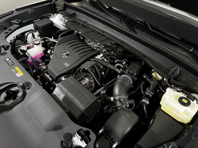 Photo of 2025 Pearl Lexus TX 500h