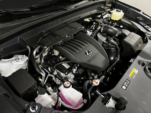 Photo of 2025 Pearl Lexus TX 500h