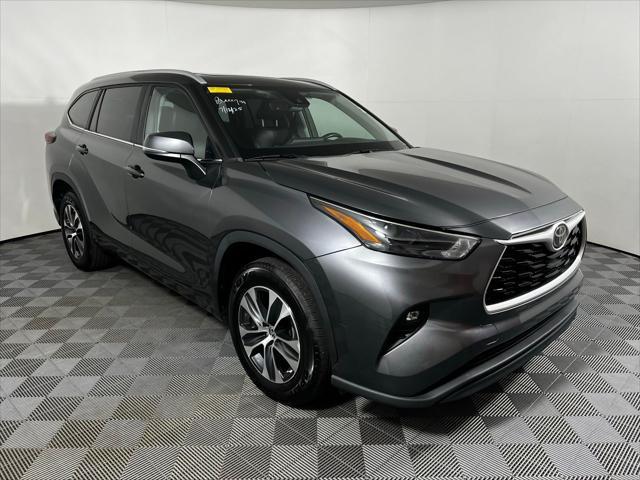 Photo of 2024 Magnetic Gray Toyota Highlander