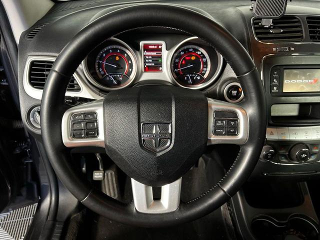 Photo of 2015 Granite Crystal Metallic Clearcoat Dodge Journey