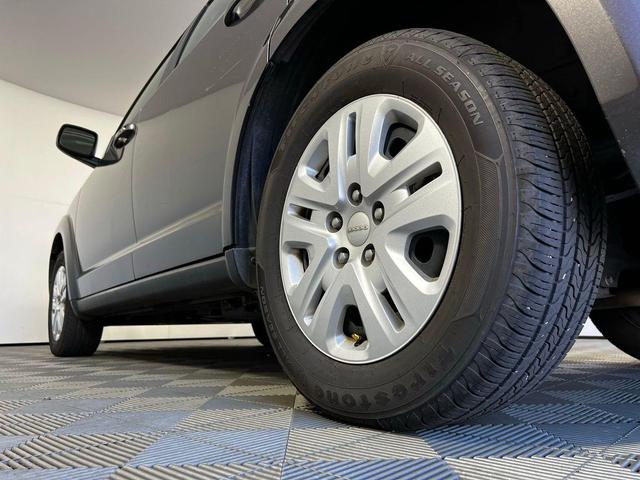 Photo of 2015 Granite Crystal Metallic Clearcoat Dodge Journey