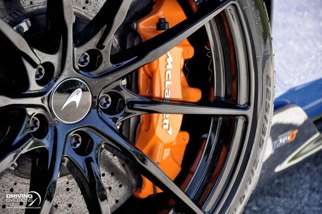 Photo of 2019 Paris Blue McLaren 600LT