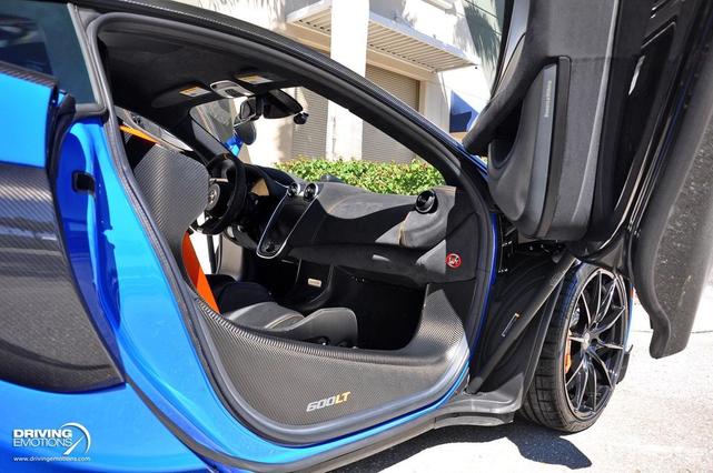 Photo of 2019 Paris Blue McLaren 600LT