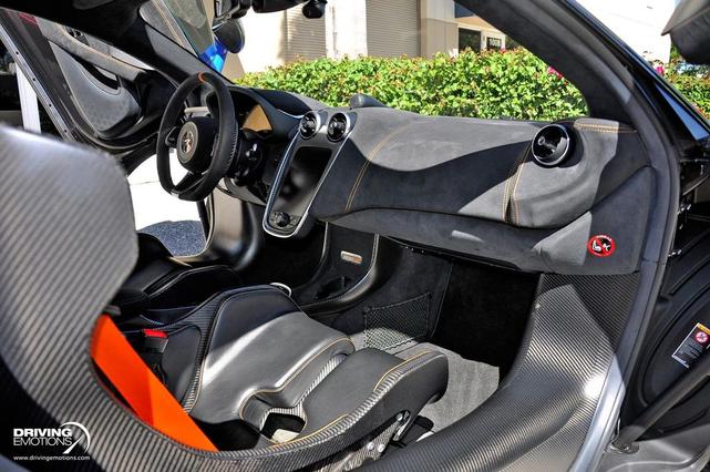 Photo of 2019 Paris Blue McLaren 600LT