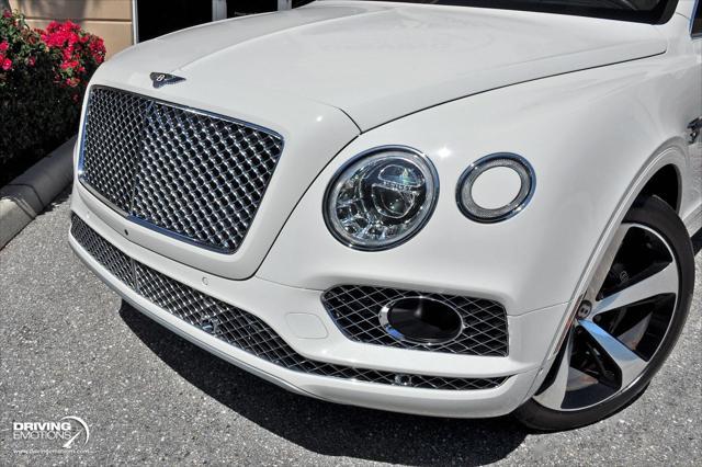 Photo of 2020 Glacier White Solid Bentley Bentayga