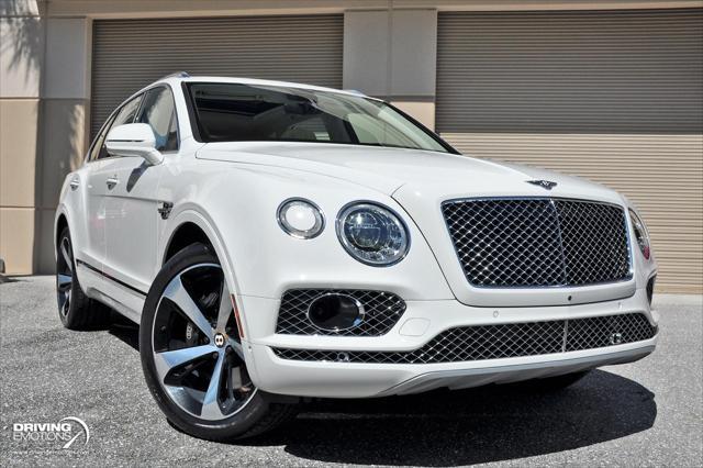 Photo of 2020 Glacier White Solid Bentley Bentayga