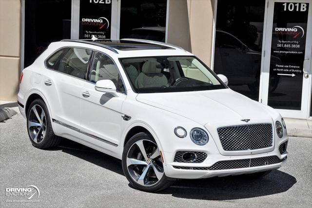 Photo of 2020 Glacier White Solid Bentley Bentayga