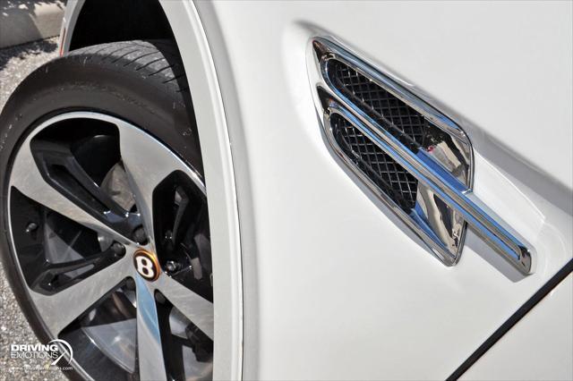 Photo of 2020 Glacier White Solid Bentley Bentayga
