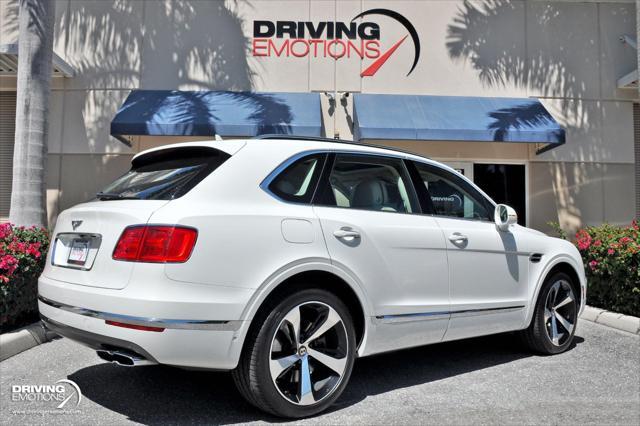Photo of 2020 Glacier White Solid Bentley Bentayga