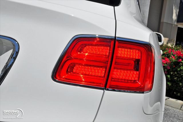 Photo of 2020 Glacier White Solid Bentley Bentayga