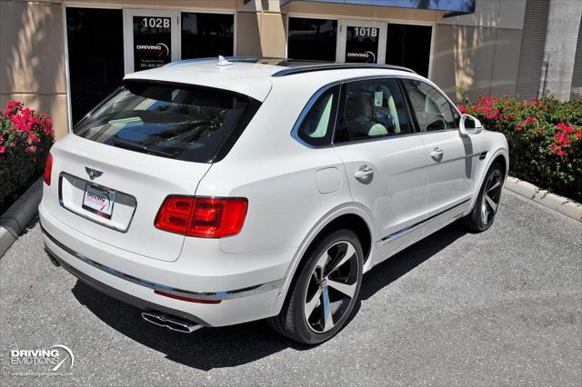 Photo of 2020 Glacier White Solid Bentley Bentayga