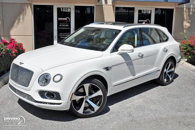 Photo of 2020 Glacier White Solid Bentley Bentayga