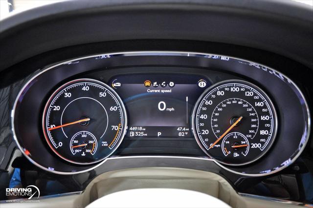 Photo of 2020 Glacier White Solid Bentley Bentayga