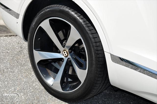 Photo of 2020 Glacier White Solid Bentley Bentayga