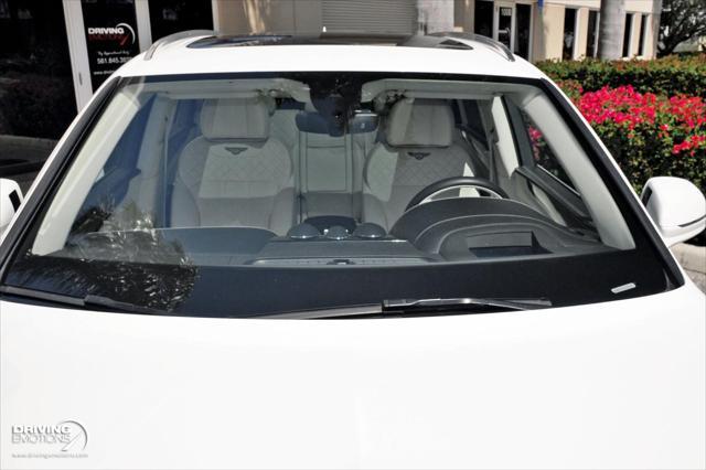 Photo of 2020 Glacier White Solid Bentley Bentayga