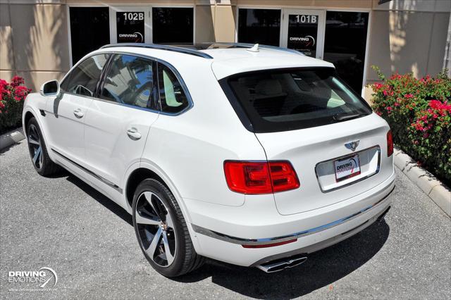 Photo of 2020 Glacier White Solid Bentley Bentayga