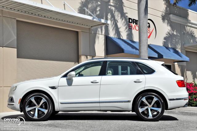 Photo of 2020 Glacier White Solid Bentley Bentayga