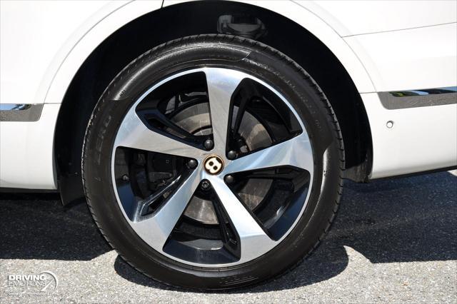 Photo of 2020 Glacier White Solid Bentley Bentayga