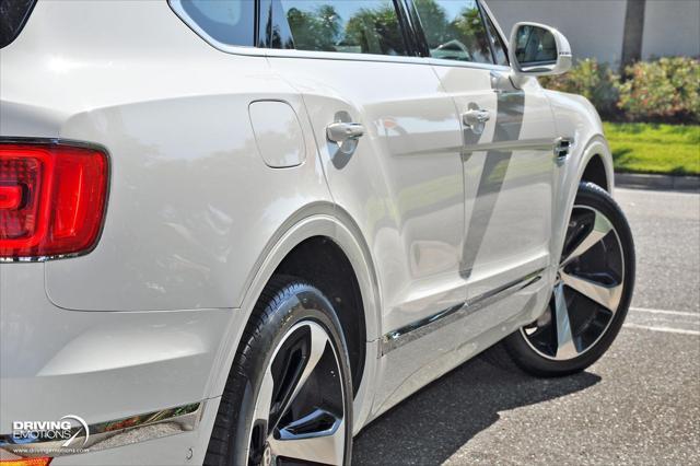 Photo of 2020 Glacier White Solid Bentley Bentayga