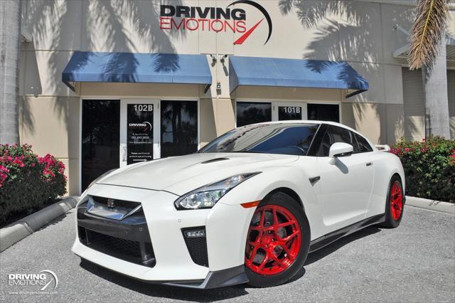 Photo of 2019 Pearl White Tricoat Nissan GT-R