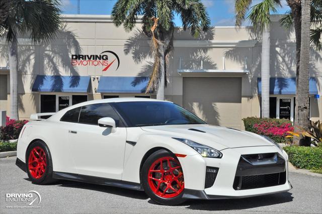 Photo of 2019 Pearl White Tricoat Nissan GT-R