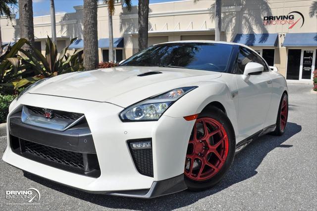 Photo of 2019 Pearl White Tricoat Nissan GT-R