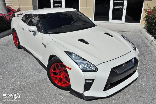 Photo of 2019 Pearl White Tricoat Nissan GT-R