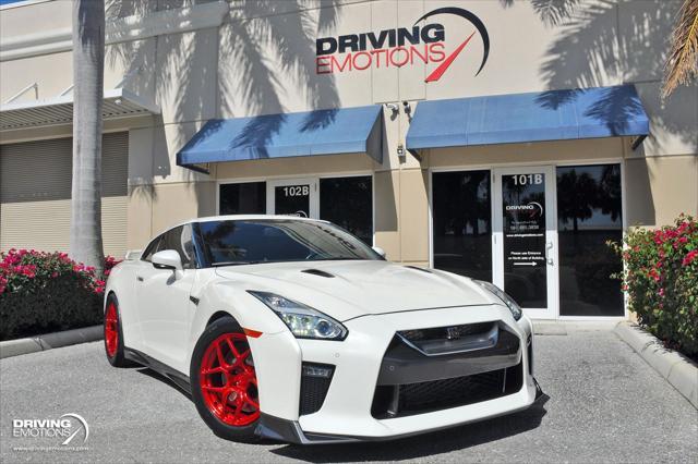 Photo of 2019 Pearl White Tricoat Nissan GT-R