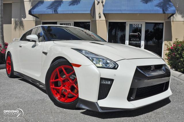 Photo of 2019 Pearl White Tricoat Nissan GT-R