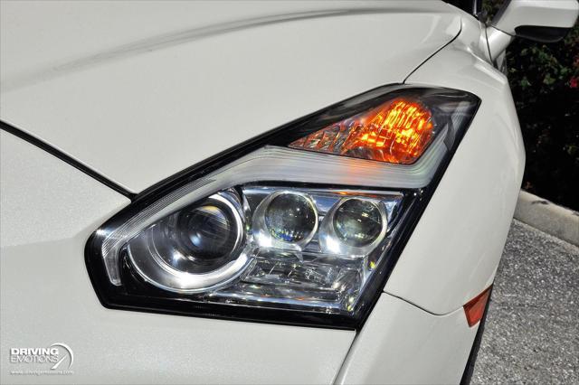 Photo of 2019 Pearl White Tricoat Nissan GT-R