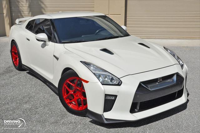 Photo of 2019 Pearl White Tricoat Nissan GT-R