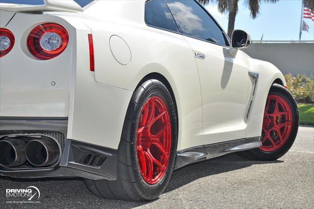Photo of 2019 Pearl White Tricoat Nissan GT-R