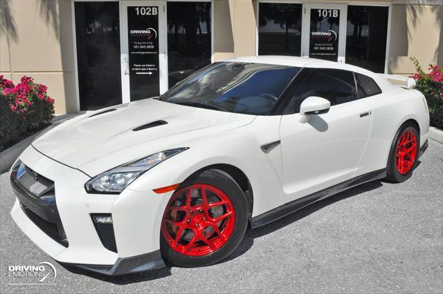 Photo of 2019 Pearl White Tricoat Nissan GT-R